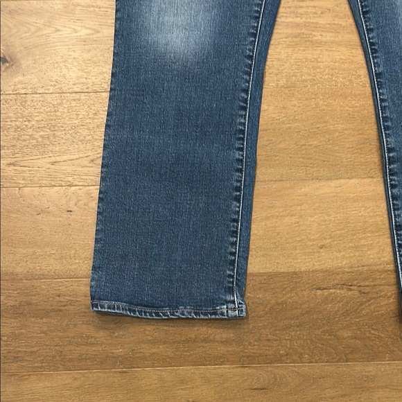 GAP Blue Straight Leg Jeans with Classic Denim Style - Picture 5 of 7